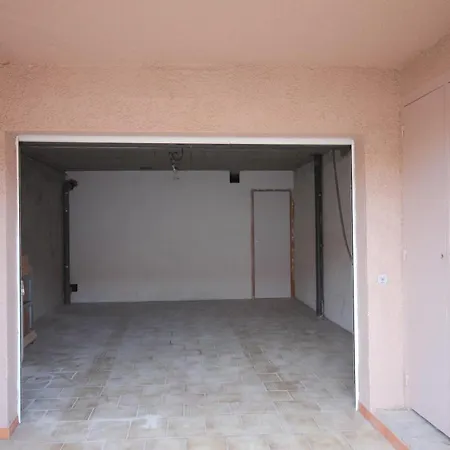 Casita Climatise F4 Avec Terrasse Et Garage דירה *